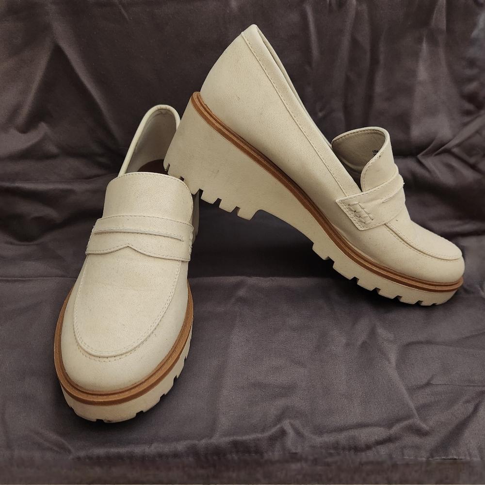 Cream Maurices Loafers size 10